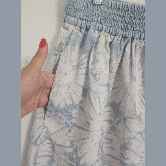 Fossil Light Denim Floral Elastic Waist Skirt Sz Medium - Picture 5 of 7